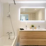 Newly Built With Pool, Walk To The