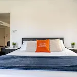 Newly Built With Pool, Walk To The * Antibes