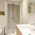 Newly Built With Pool, Walk To The Apartamento Antibes