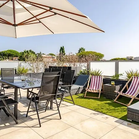 Apartment Newly Built With Pool, Walk To The