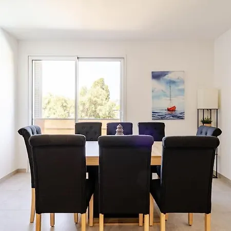 Newly Built With Pool, Walk To The Antibes